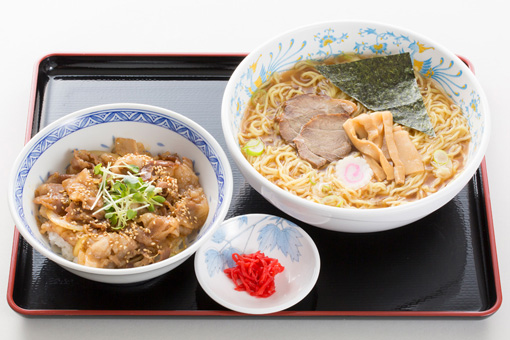 ラーメンと焼肉丼セット