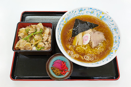 ラーメンと白金豚のミニ焼肉重セット