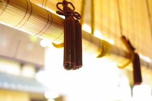 平安時代の食卓を囲む御簾と室礼